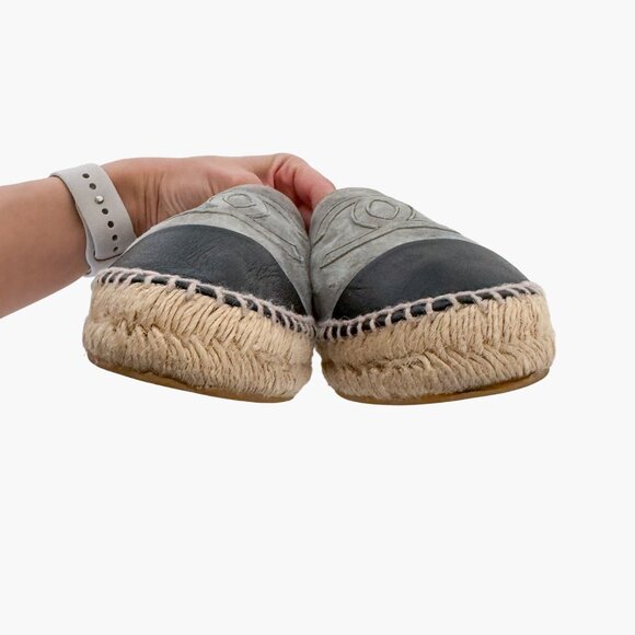 Chanel CC Cap Toe Espadrille Flat EU 40 US 9-9.5 Gray Suede Slip On Shoe - Picture 5 of 12